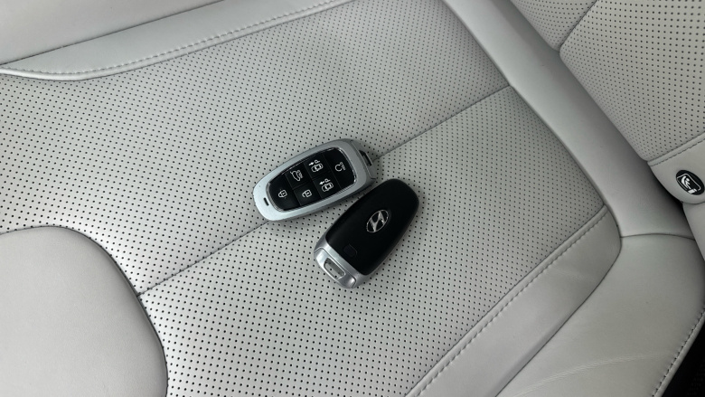 Hyundai SANTA FE 1.6 TGDi Plug-in Hybrid Ultimate 5dr 4WD Auto Estate